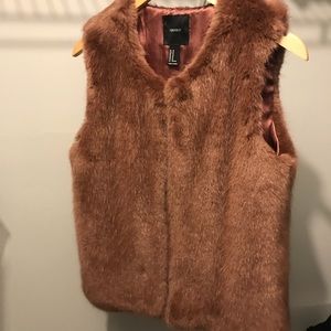Forever 21 Fur Vest 🌷